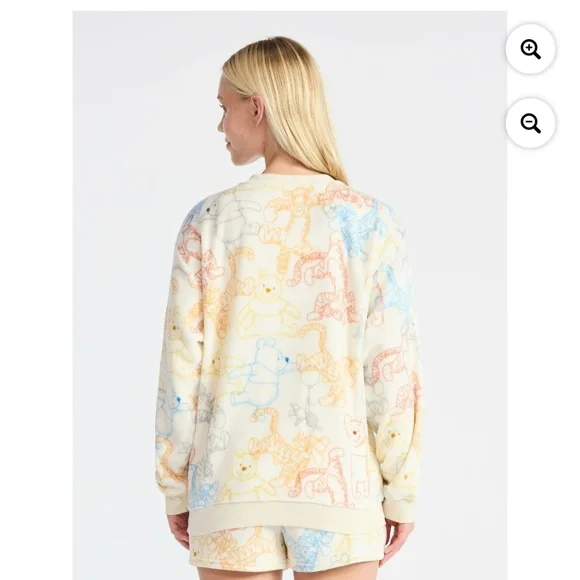 Winnie The Pooh Woman’s Graphic Print Sweatshirt Size XL NWT - Picture 3 of 8